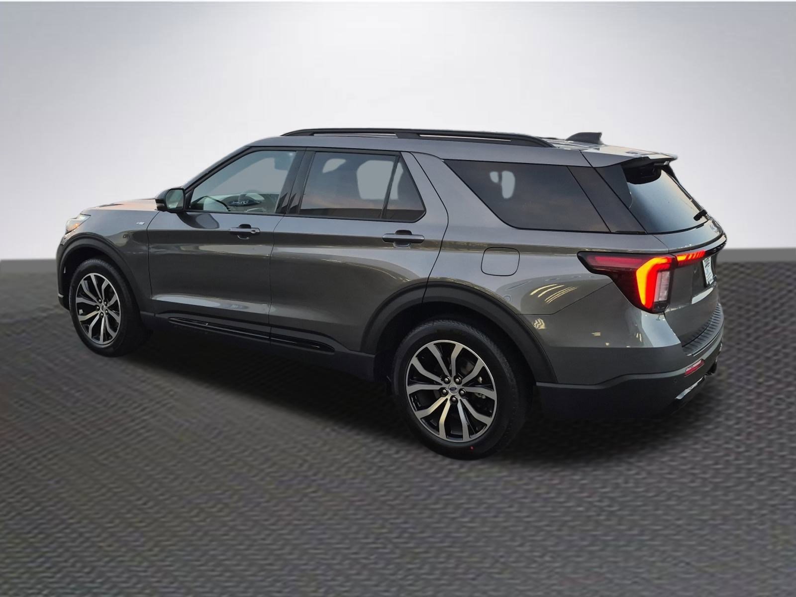 New 2026 Ford Explorer ST-Line w/ Premium Package image 5
