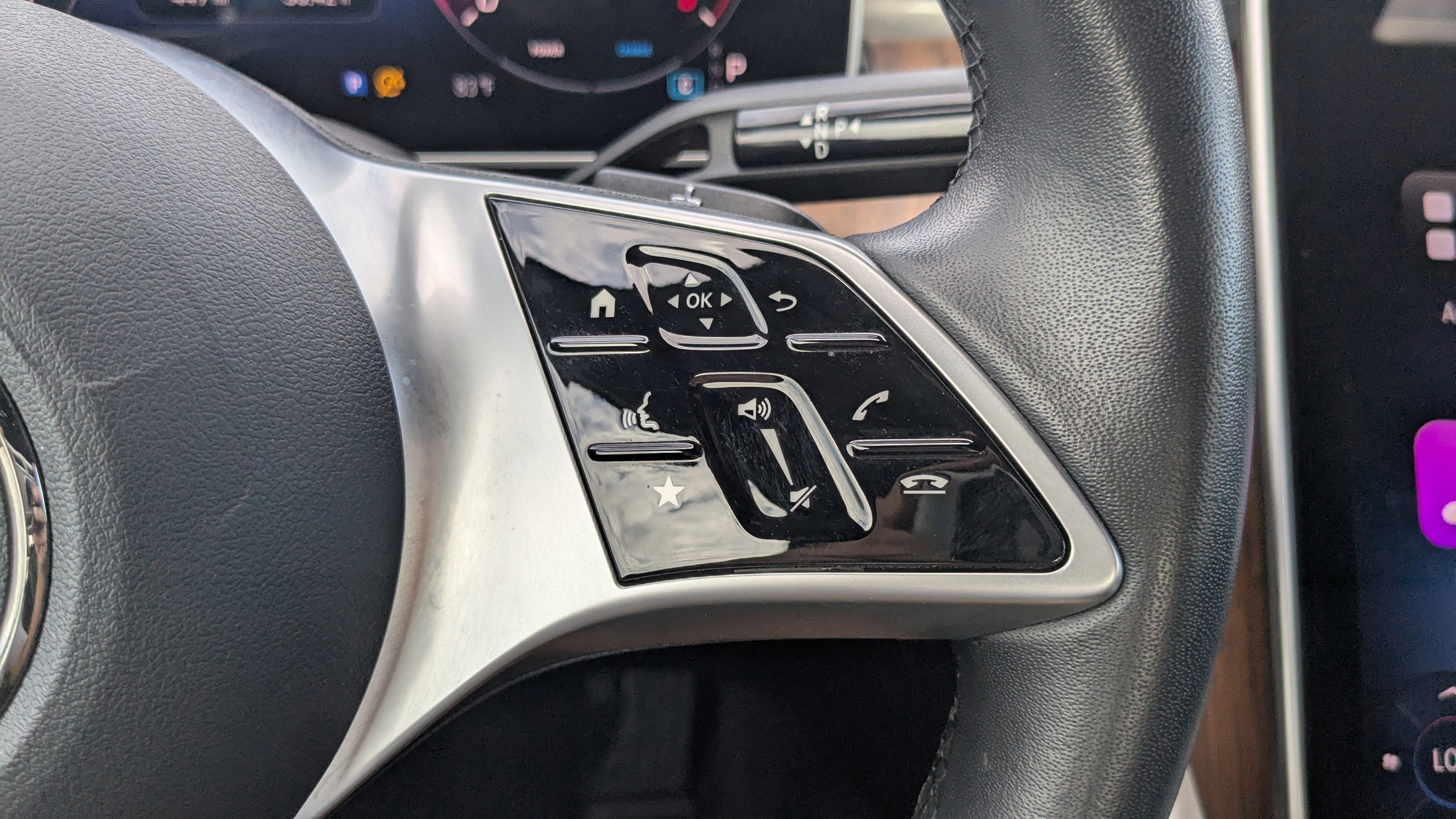 Used 2025 Mercedes-Benz C 300 4MATIC Sedan image 31