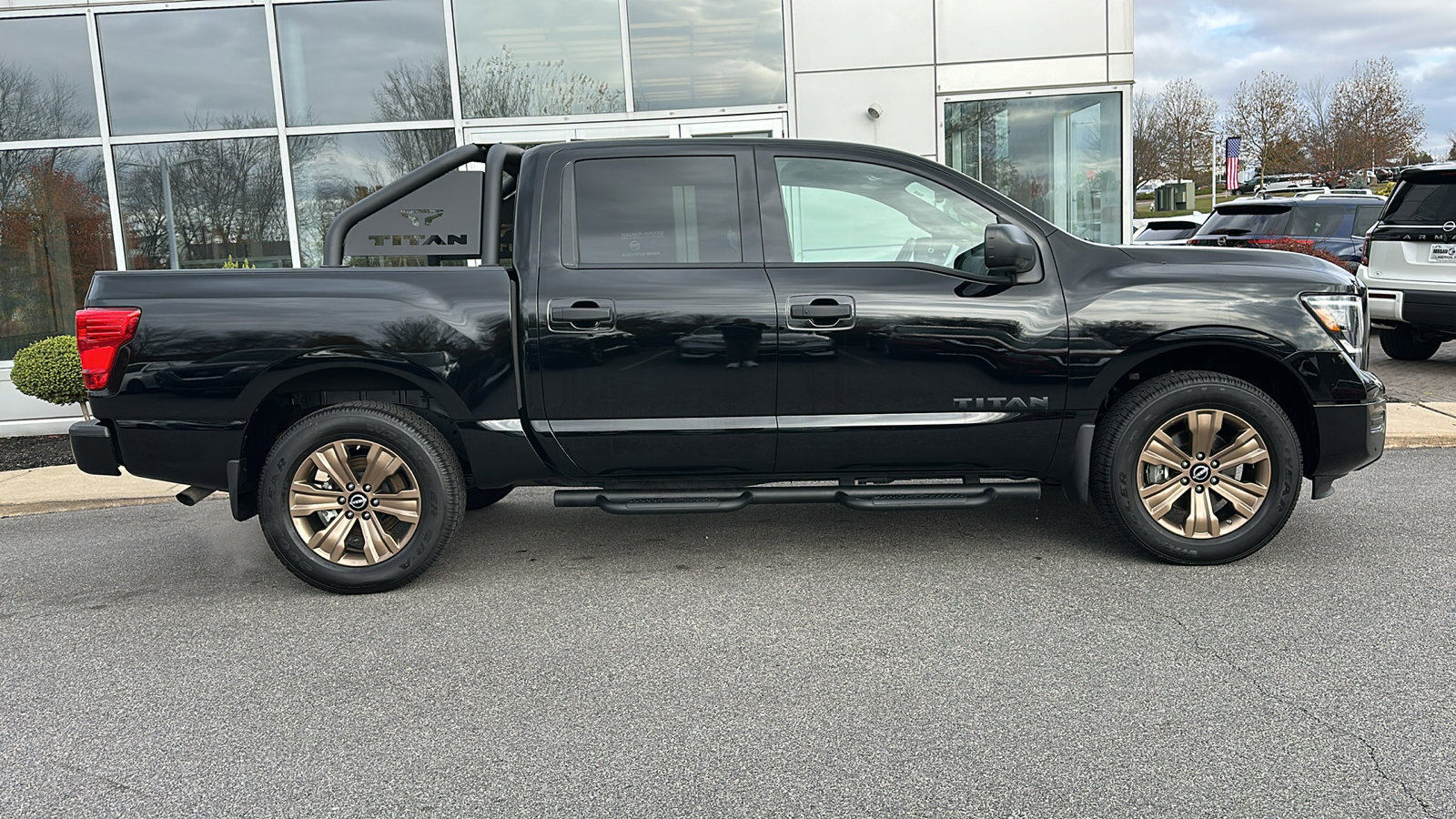 Certified 2024 Nissan Titan SV w/ SV Bronze Edition Package image 28