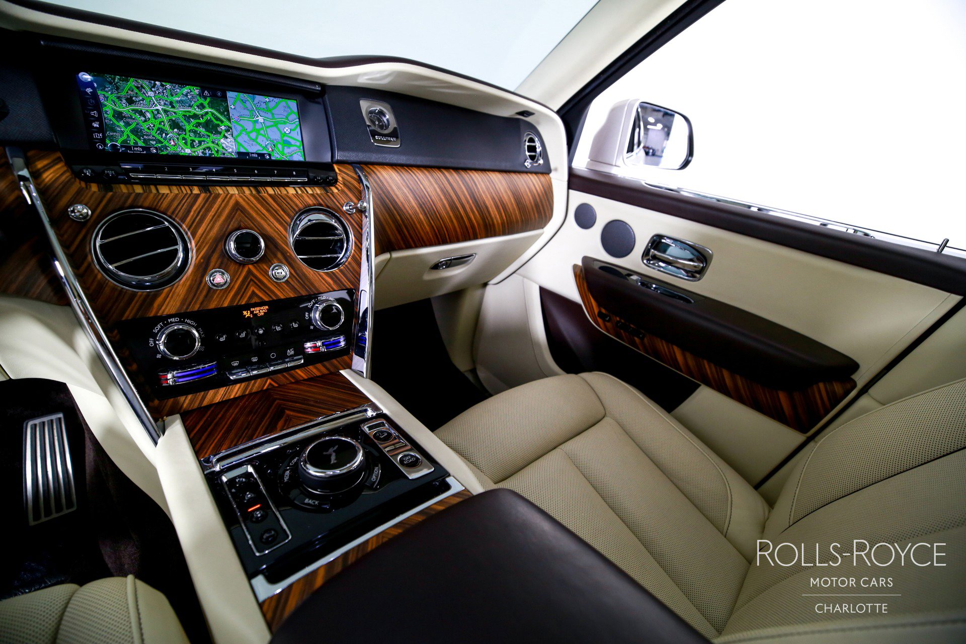 Used 2019 Rolls-Royce Cullinan image 14