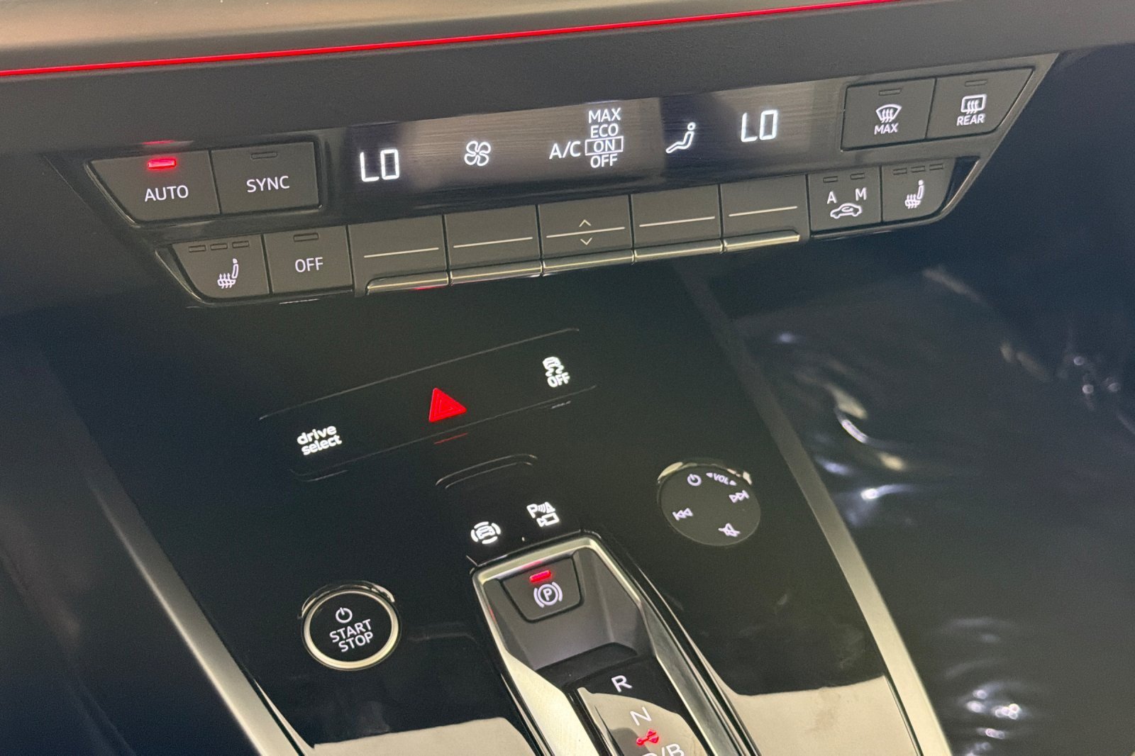 Certified 2024 Audi Q4 e-tron Prestige w/ Black Optic Package AWD/4WD image 20