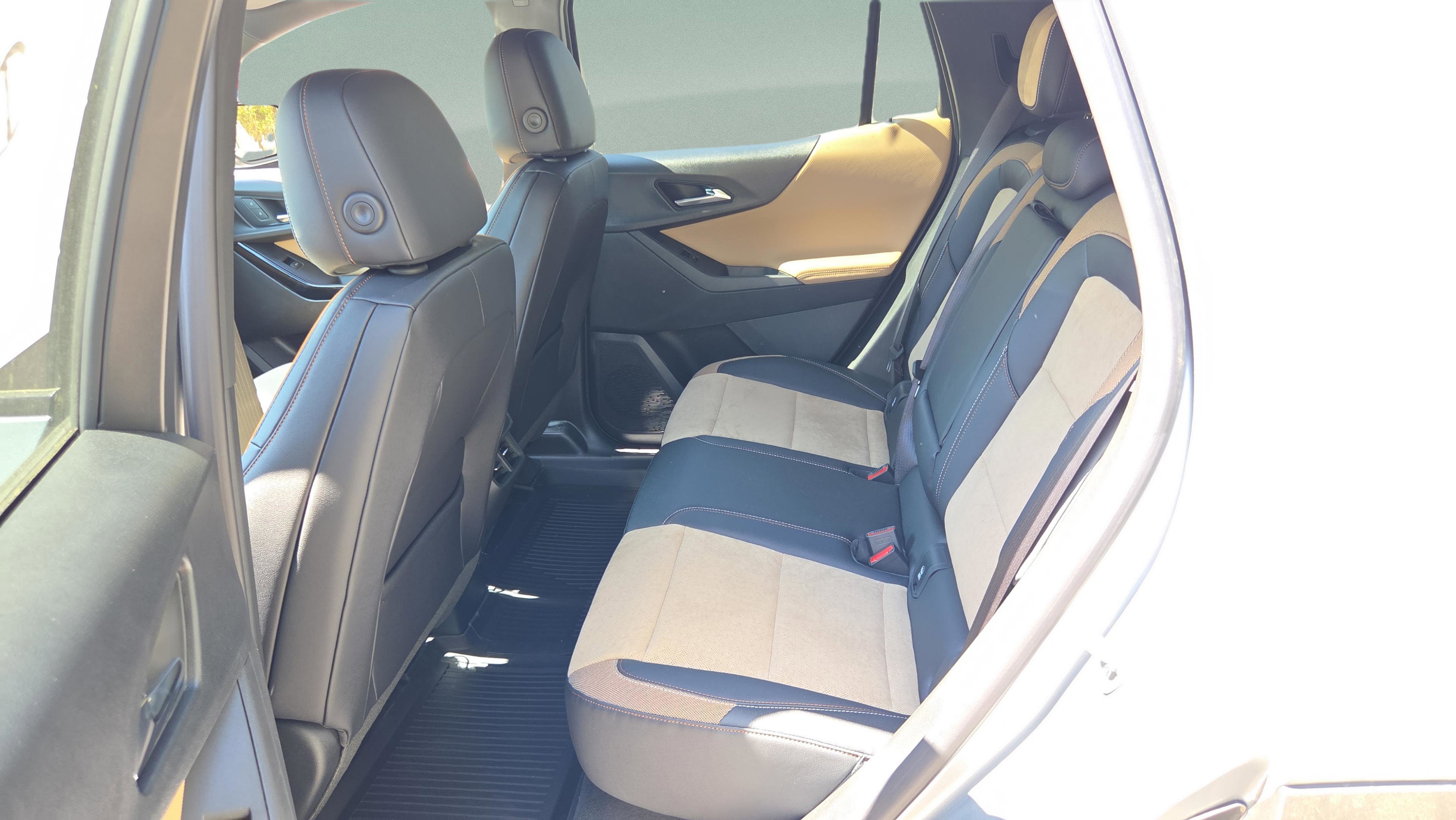 New 2026 Chevrolet Equinox ACTIV w/ LPO, Floor Liner Package image 32