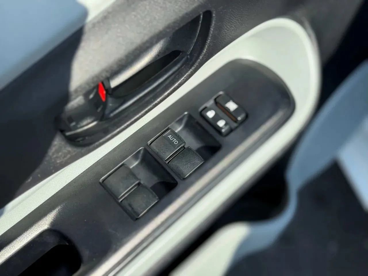 Used 2012 Toyota Prius C One FWD image 23