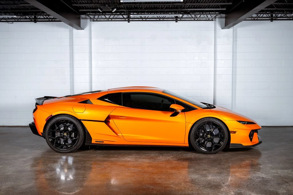 Used 2026 Lamborghini Temerario AWD/4WD image 2