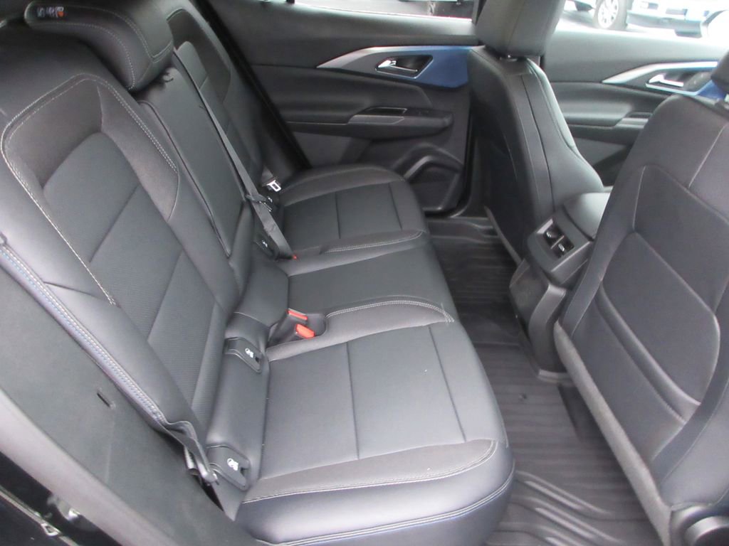 New 2026 Chevrolet Equinox EV LT AWD/4WD image 17