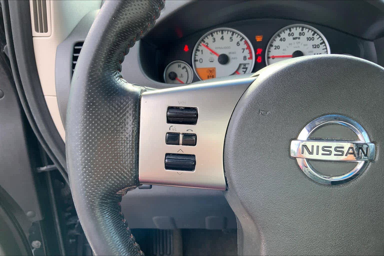 Used 2011 Nissan Xterra PRO-4X w/ Pro-4x Leather Pkg AWD/4WD image 22