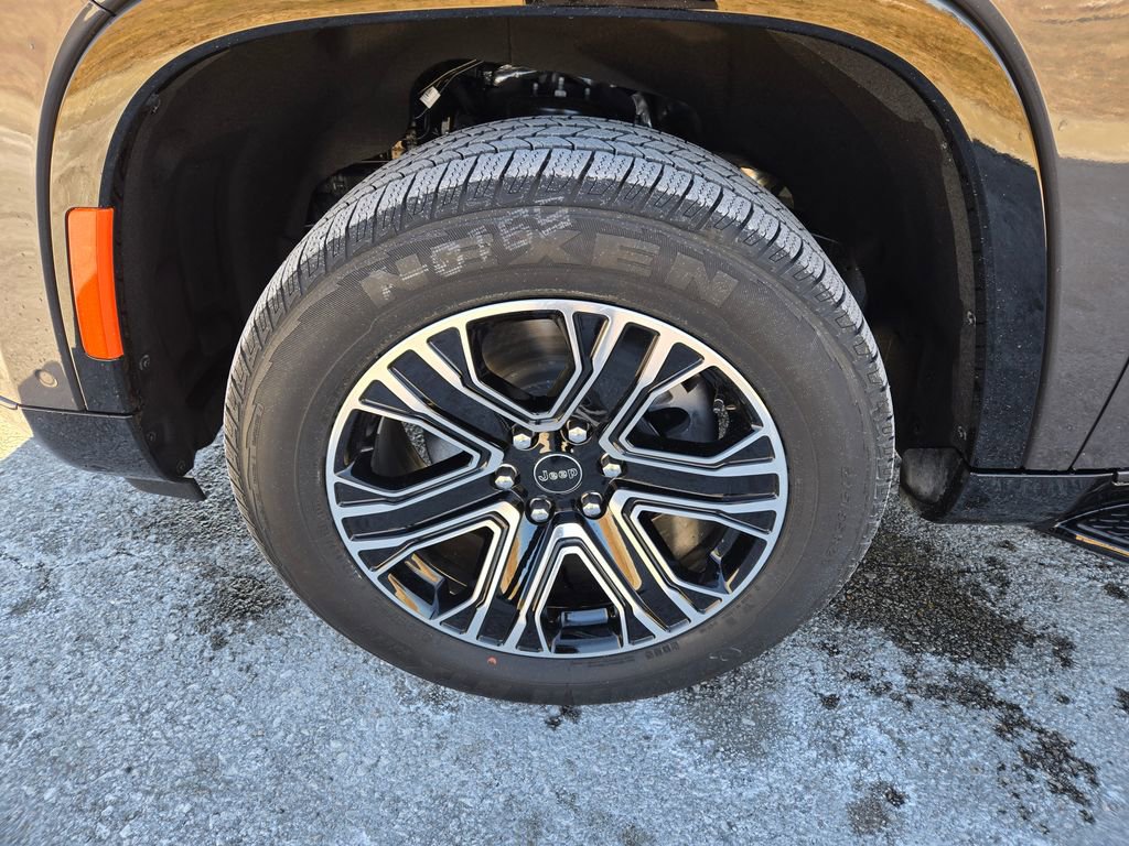 New 2026 Jeep Grand Wagoneer 4WD image 31