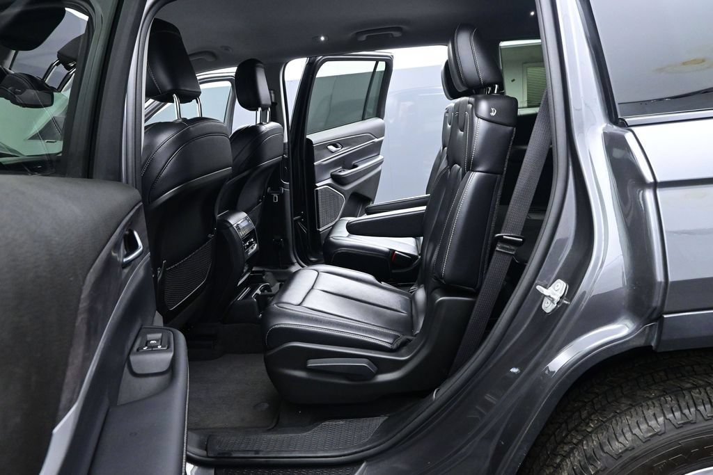 Used 2022 Jeep Grand Cherokee L Limited AWD/4WD image 15