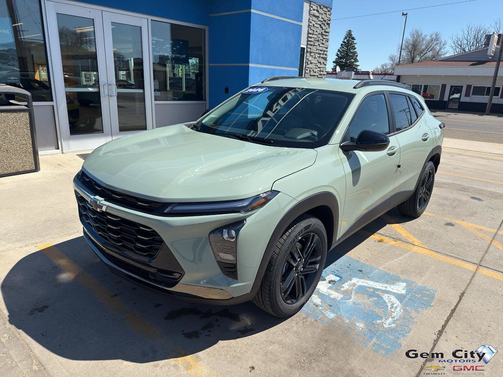 New 2026 Chevrolet Trax ACTIV FWD image 2