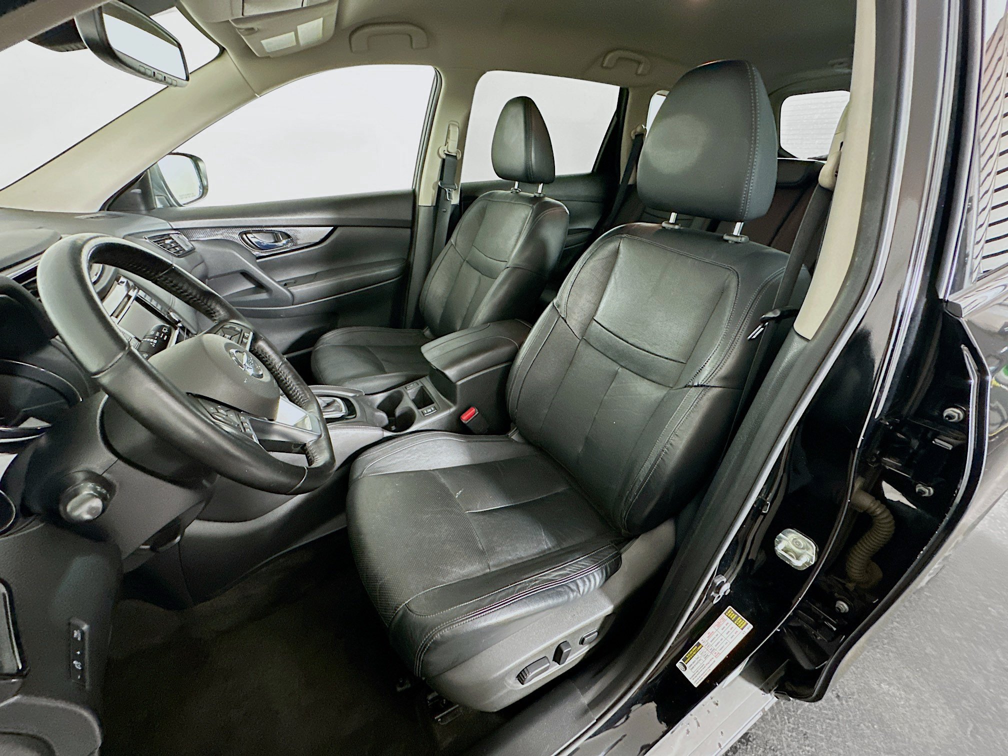Used 2018 Nissan Rogue SL FWD image 13