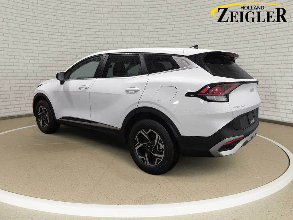 Used 2025 Kia Sportage LX image 7