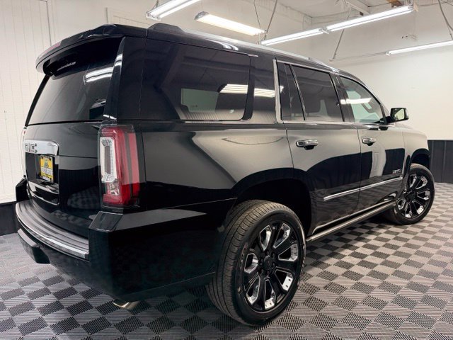 Used 2020 GMC Yukon Denali w/ Denali Ultimate Black Edition AWD/4WD image 4