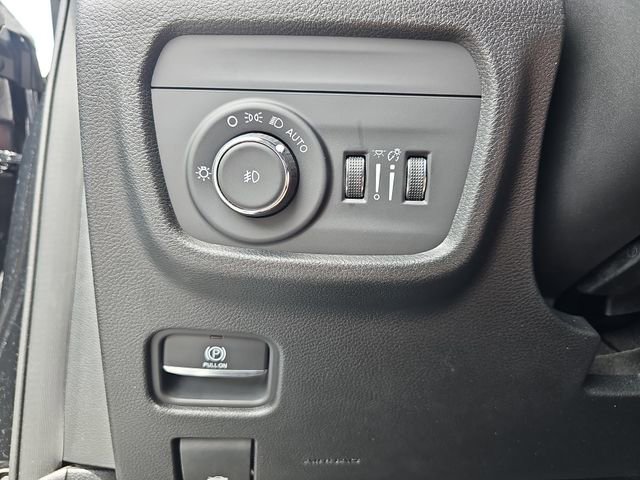 Used 2023 Jeep Grand Cherokee Limited w/ Trailer Tow Prep Group (B) image 31