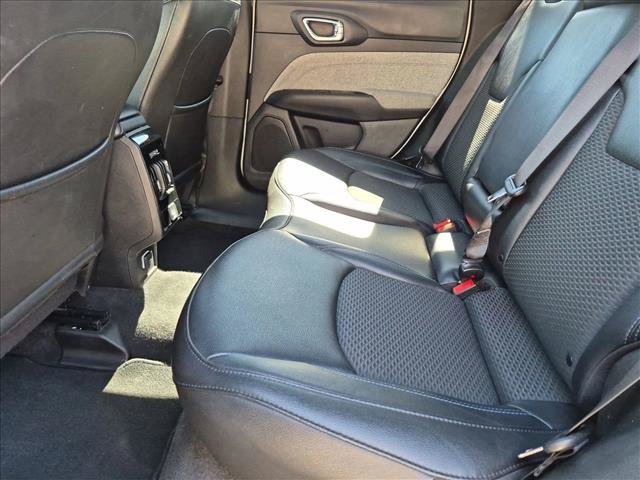 Used 2024 Jeep Compass Latitude AWD/4WD image 18