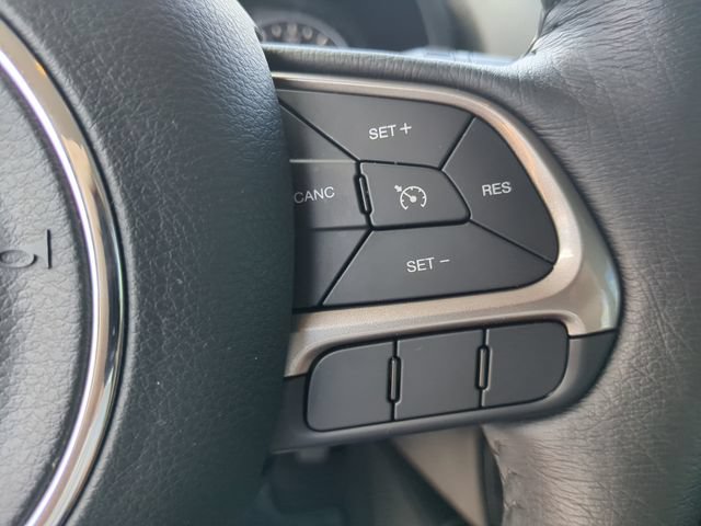 Used 2022 Jeep Renegade Latitude w/ Convenience Group AWD/4WD image 32