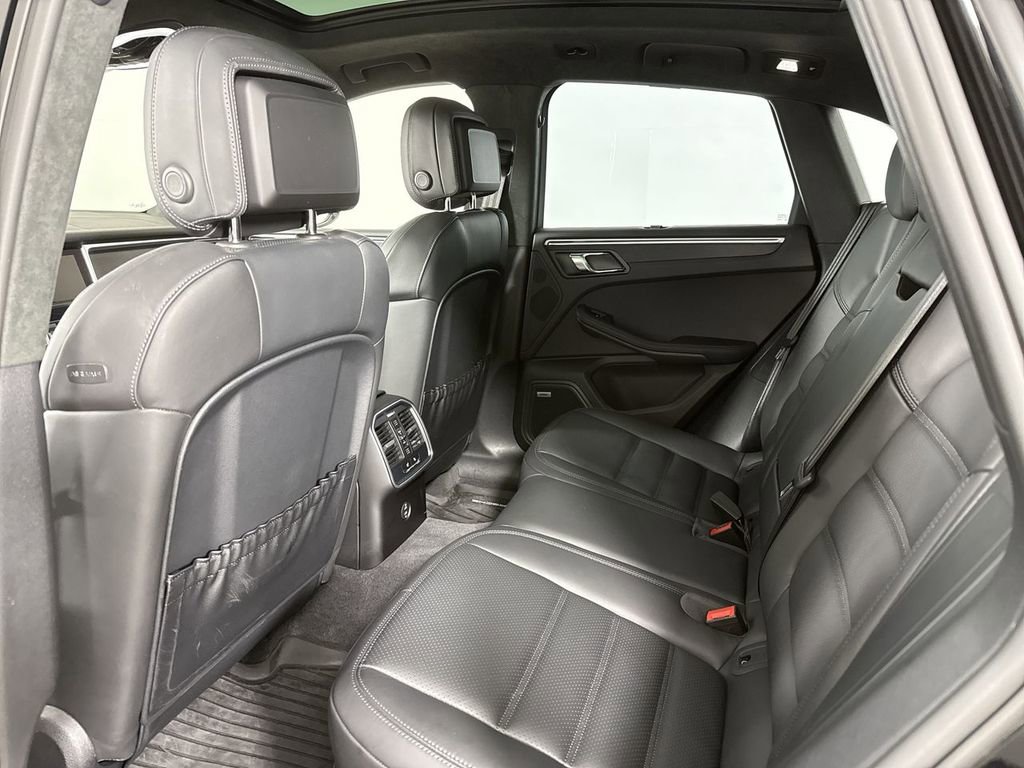 Certified 2022 Porsche Macan GTS AWD/4WD image 26
