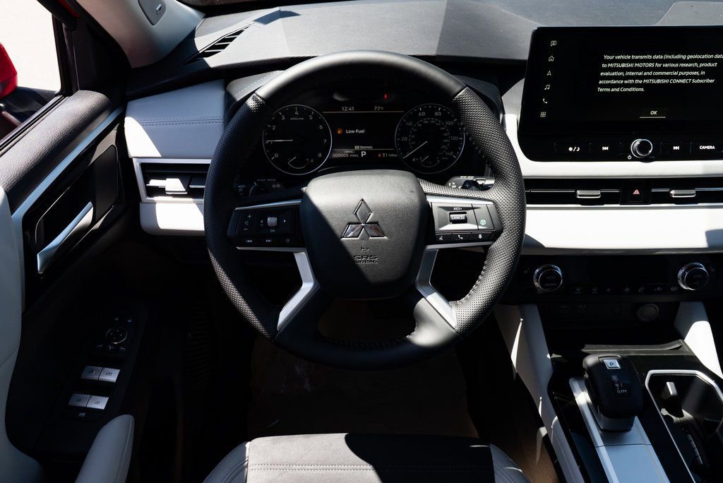 New 2025 Mitsubishi Outlander SEL AWD/4WD image 11