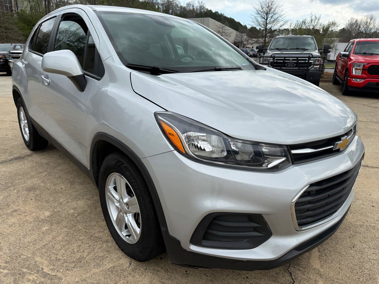 Used 2022 Chevrolet Trax LS w/ Tint and Cruise Package FWD image 6