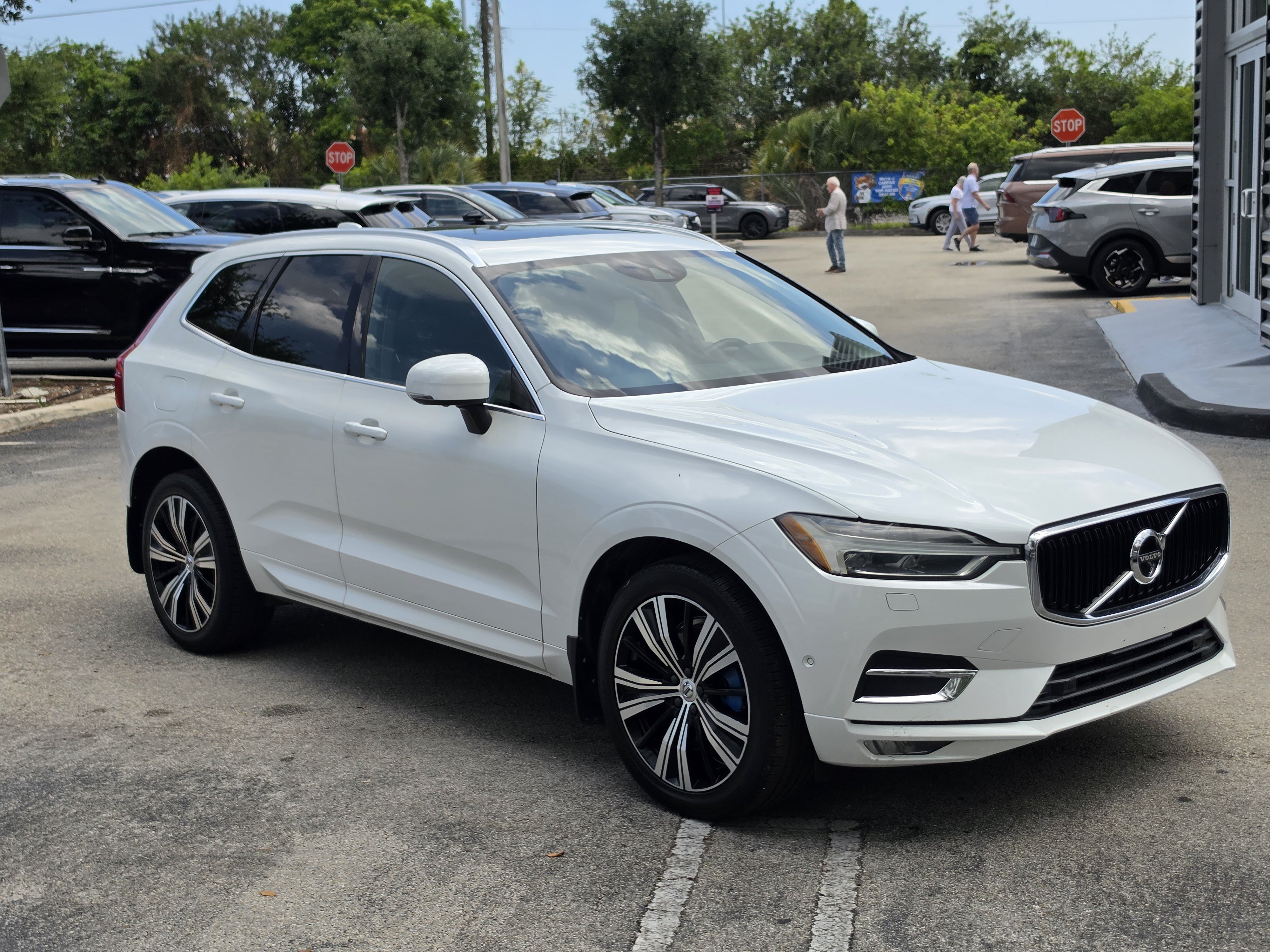 Used 2018 Volvo XC60 T6 Momentum w/ Advanced Package AWD/4WD image 61