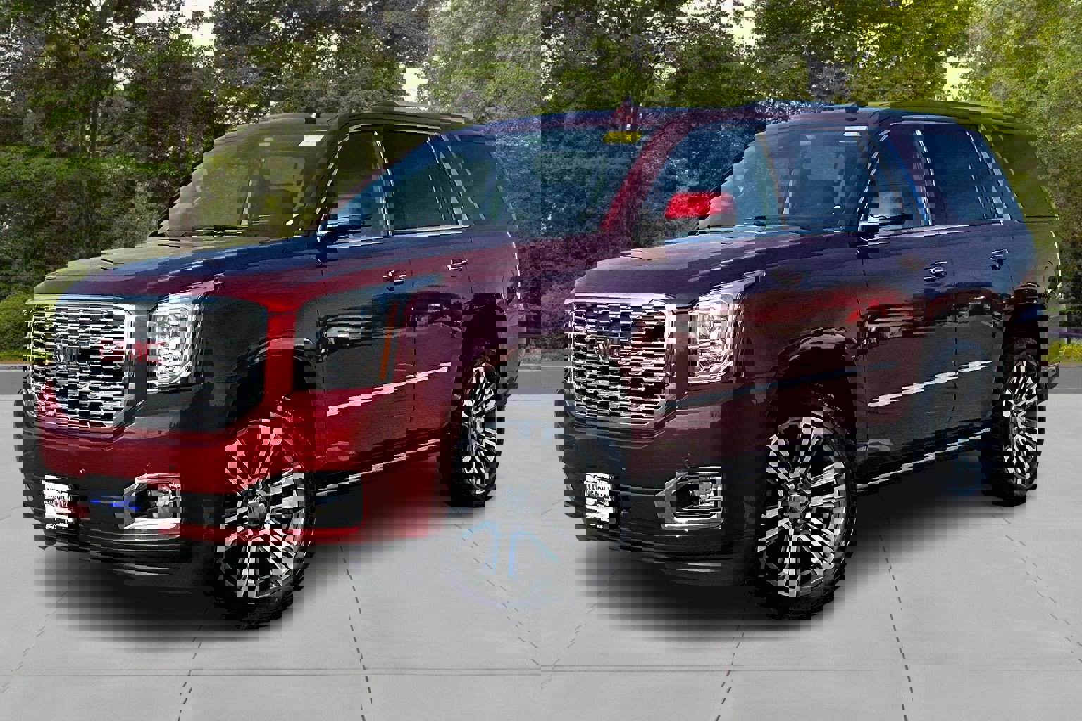 Used 2020 GMC Yukon Denali w/ Denali Premium Package image 3