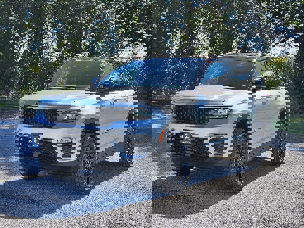 New 2025 Jeep Grand Cherokee Limited video 2