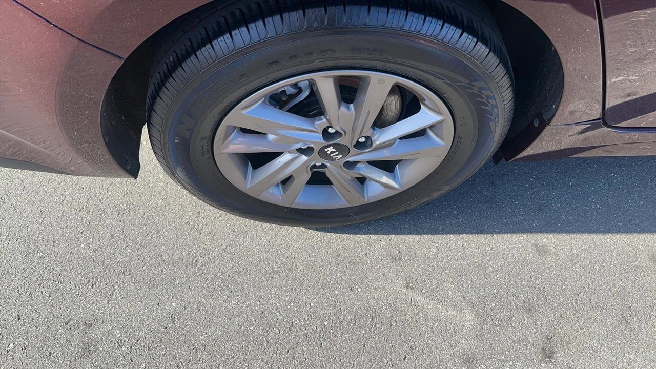 Used 2020 Kia Optima LX FWD image 16