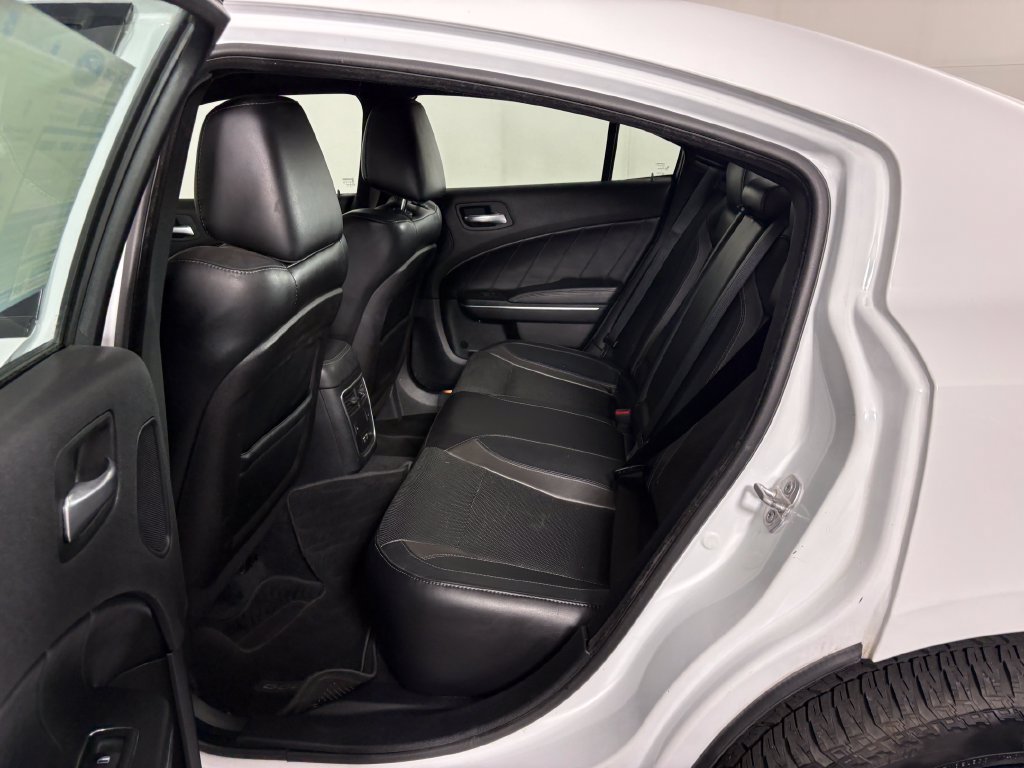 Used 2015 Dodge Charger SXT w/ AWD Premium Group image 28