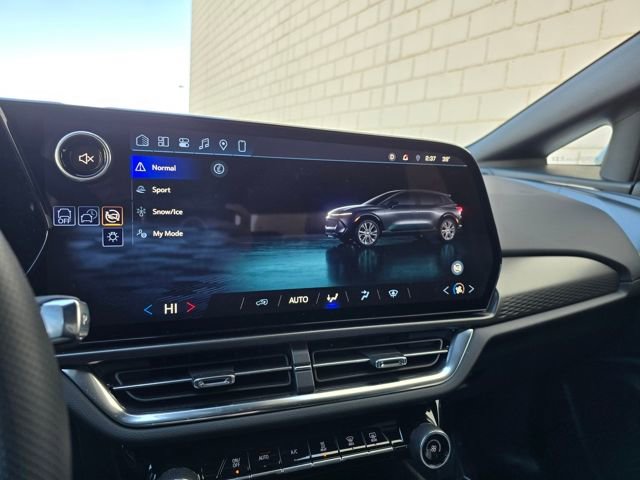 Used 2026 Chevrolet Equinox EV LT image 46