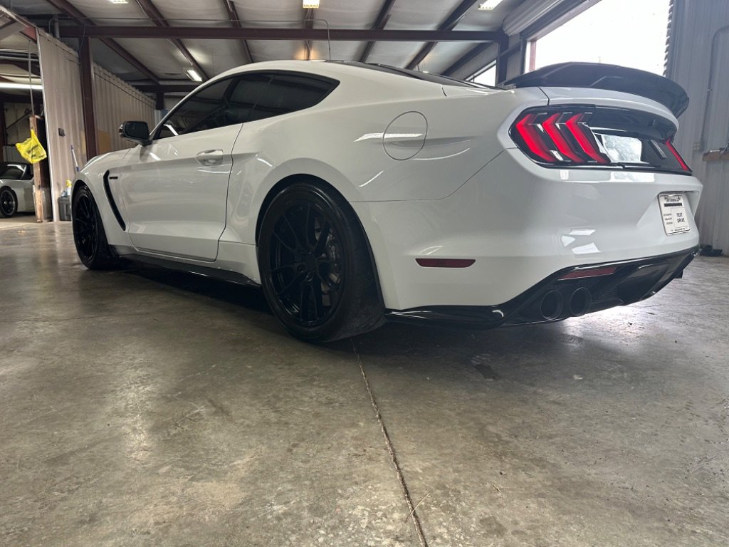 Used 2017 Ford Mustang Shelby GT350 w/ Electronics Package RWD image 3