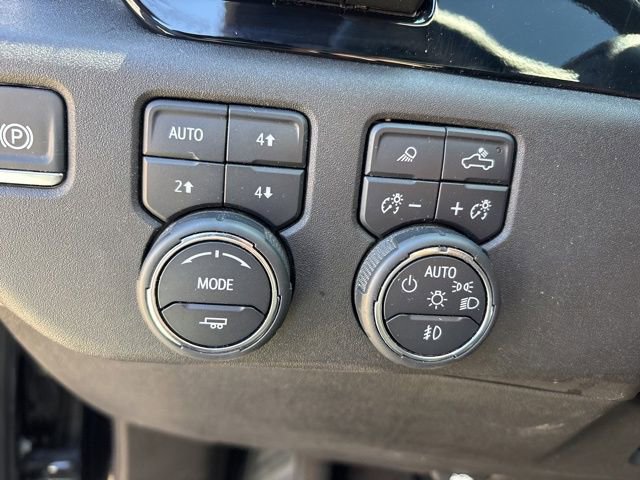 Used 2024 Chevrolet Silverado 2500 High Country w/ High Country Premium Package AWD/4WD image 31