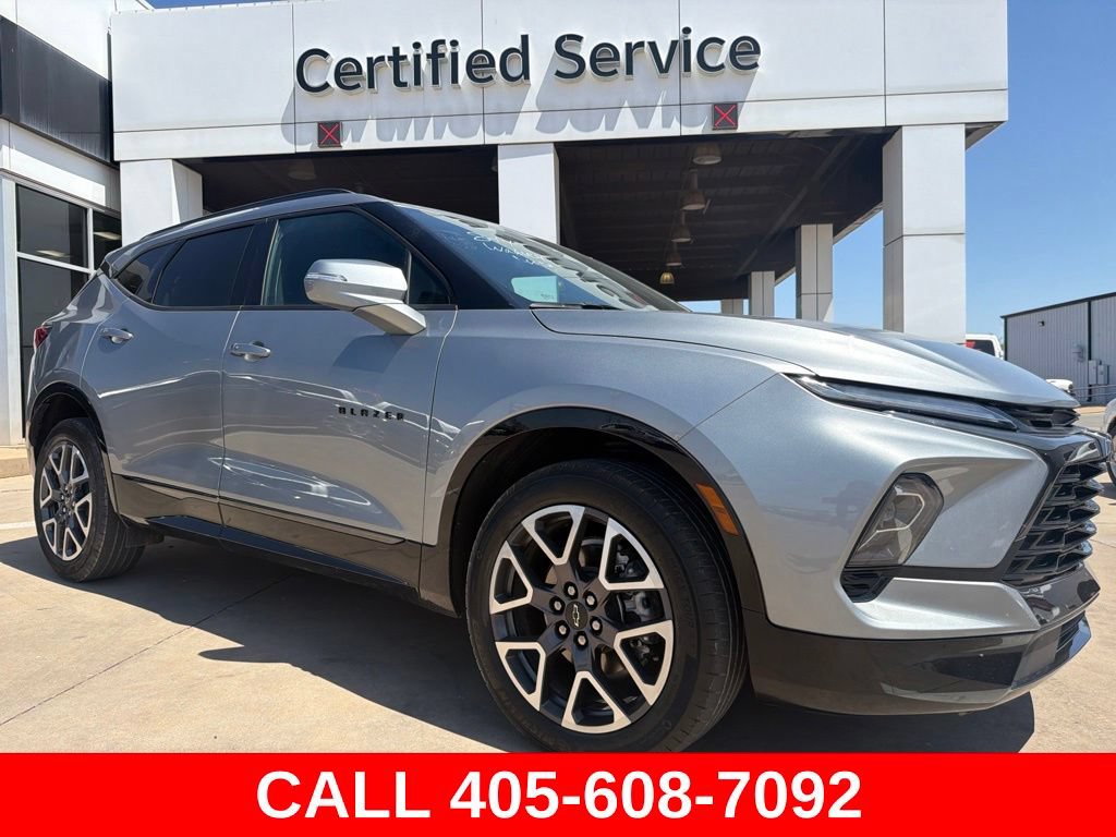 Used 2025 Chevrolet Blazer RS FWD image 1