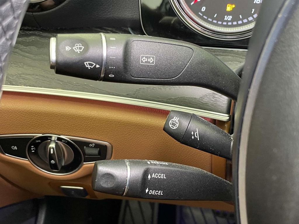 Used 2018 Mercedes-Benz E 400 4MATIC Coupe image 39