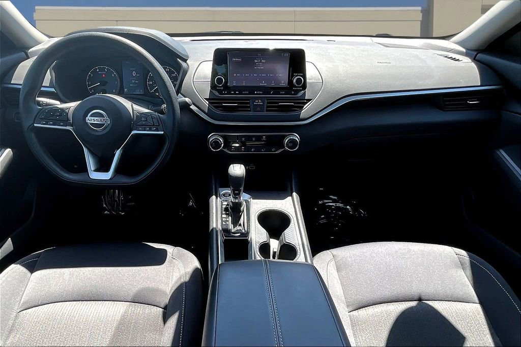 Used 2022 Nissan Altima 2.5 S FWD image 9