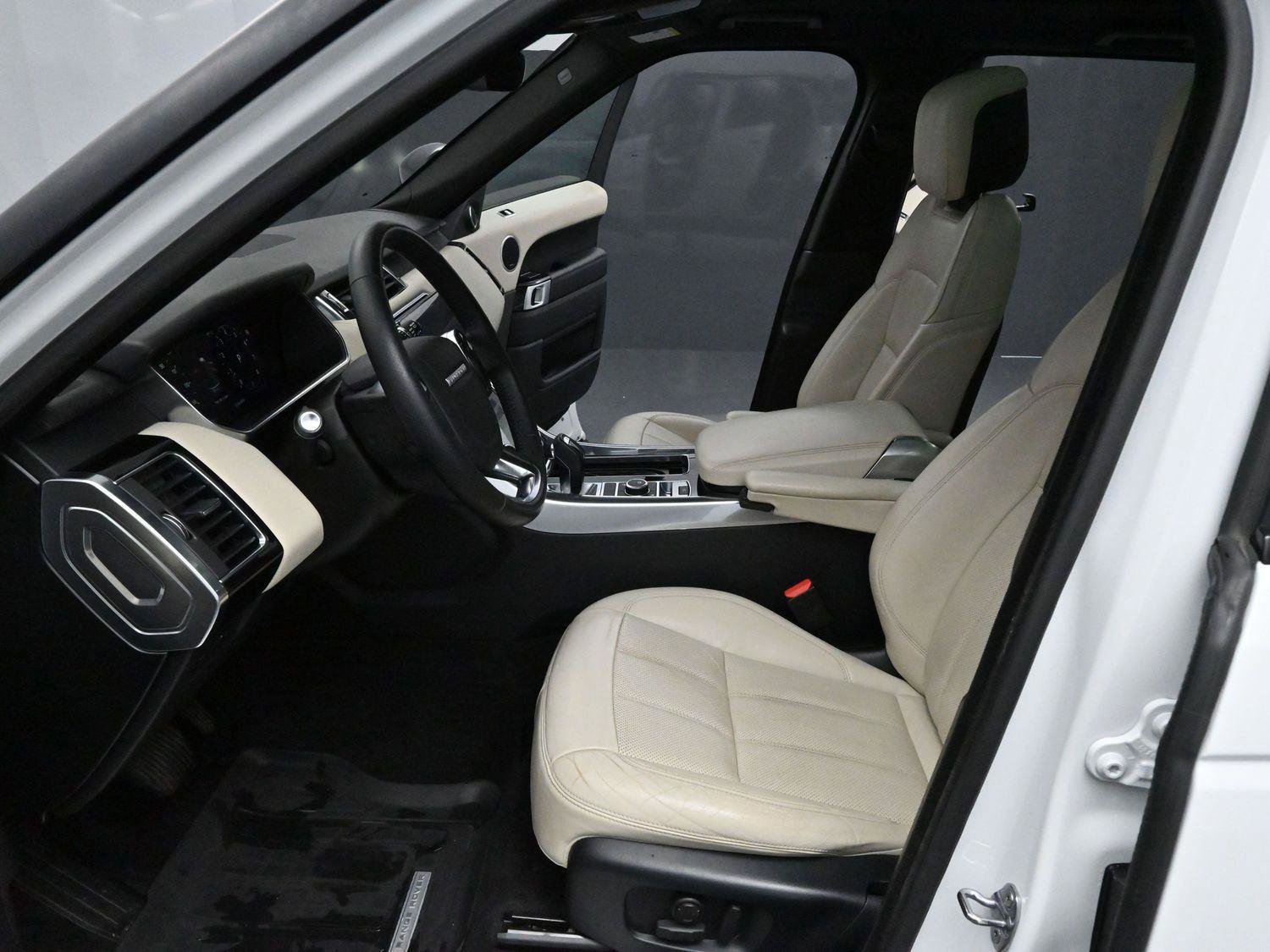 Used 2019 Land Rover Range Rover Sport HSE image 12