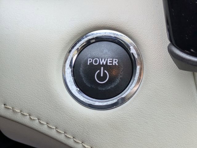 Used 2023 Toyota Highlander XLE image 19