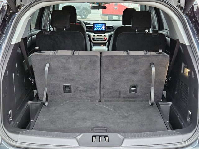 Used 2024 Ford Explorer XLT RWD image 6