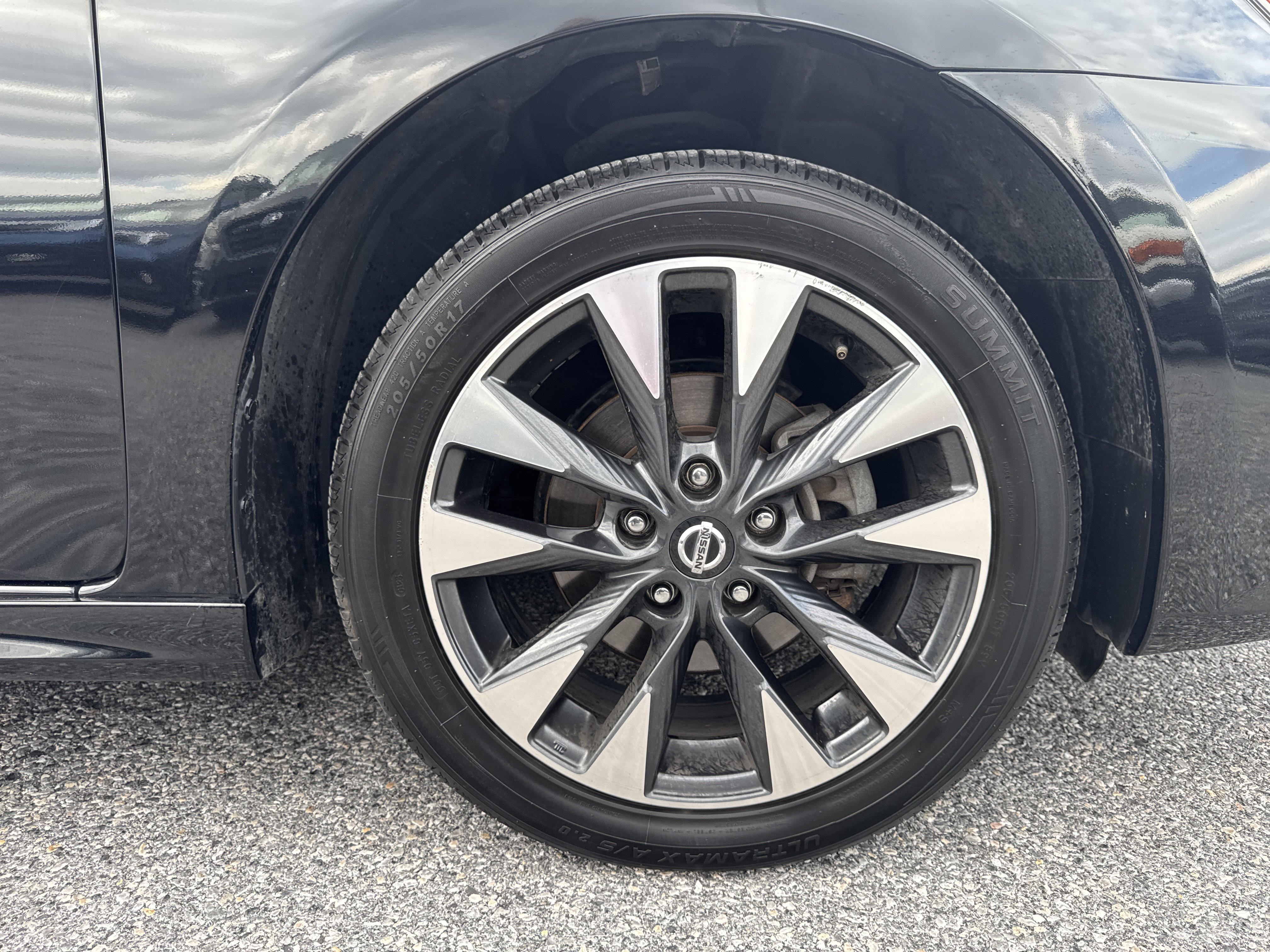 Used 2019 Nissan Sentra SR FWD image 32