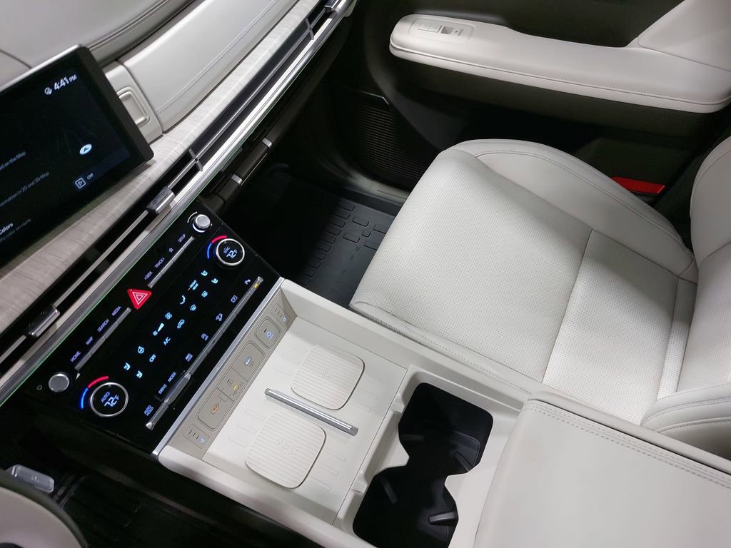Certified 2025 Hyundai Santa Fe Calligraphy image 26