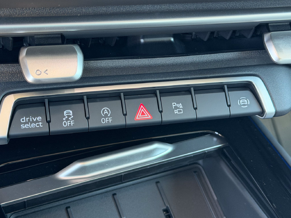 New 2026 Audi Q3 quattro 2.0T AWD/4WD image 24