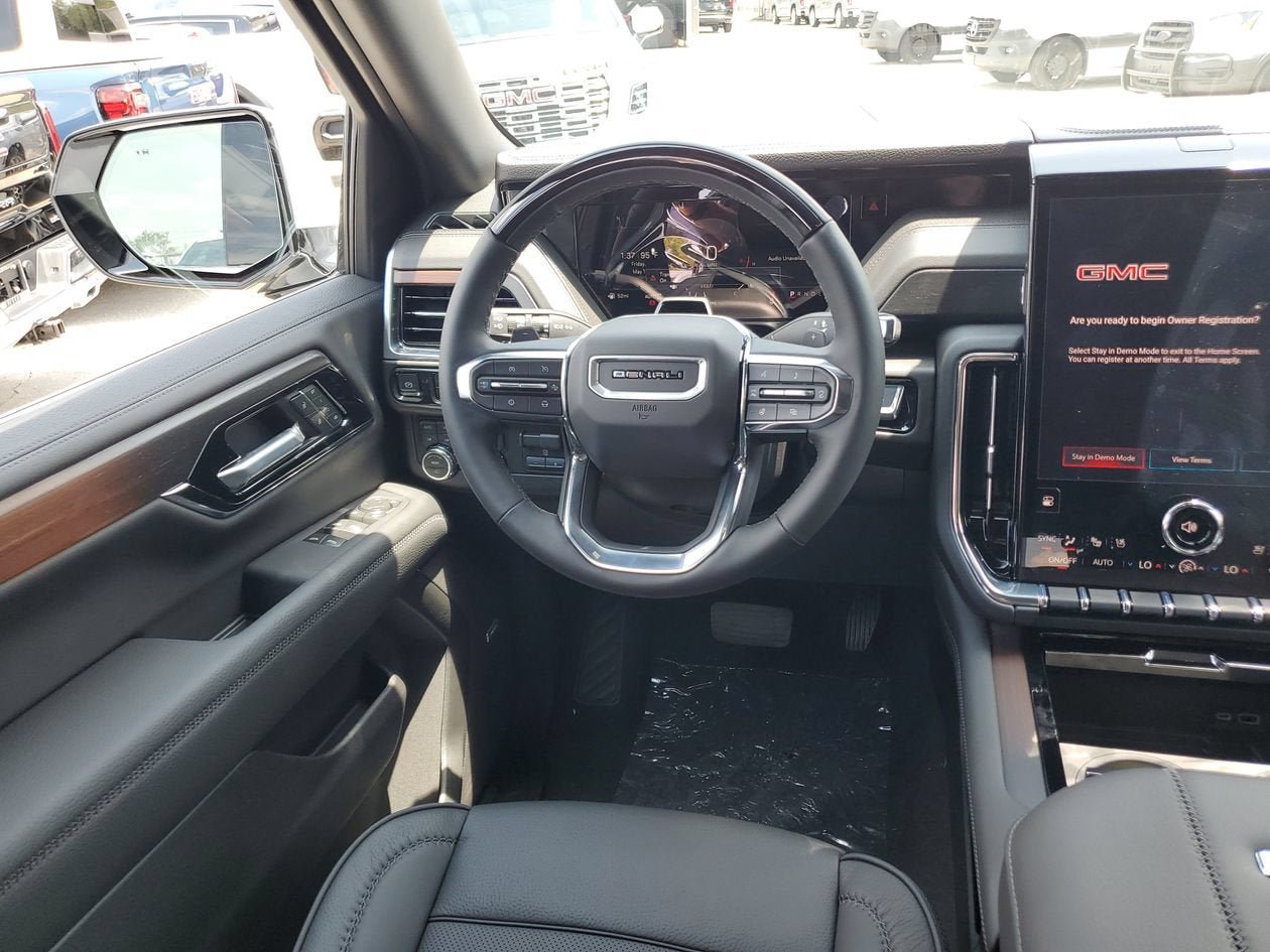 New 2026 GMC Yukon XL Denali w/ Denali Reserve Package AWD/4WD image 13