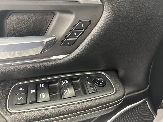 Used 2019 RAM 1500 Laramie AWD/4WD image 18