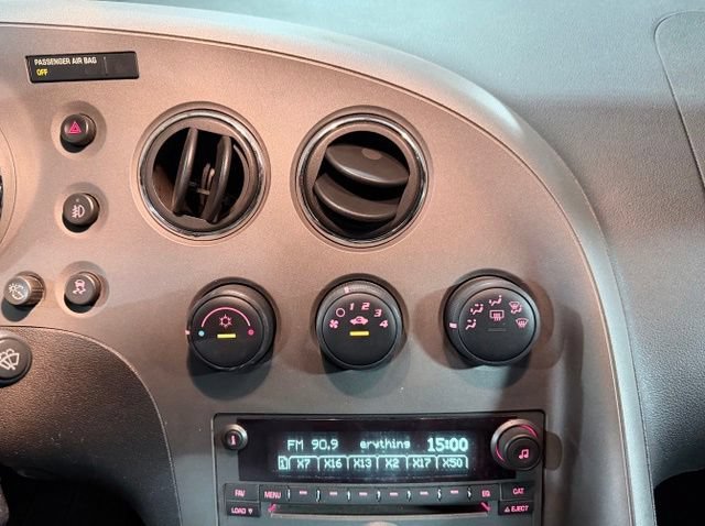 Used 2009 Pontiac Solstice GXP w/ Premium Package RWD image 33