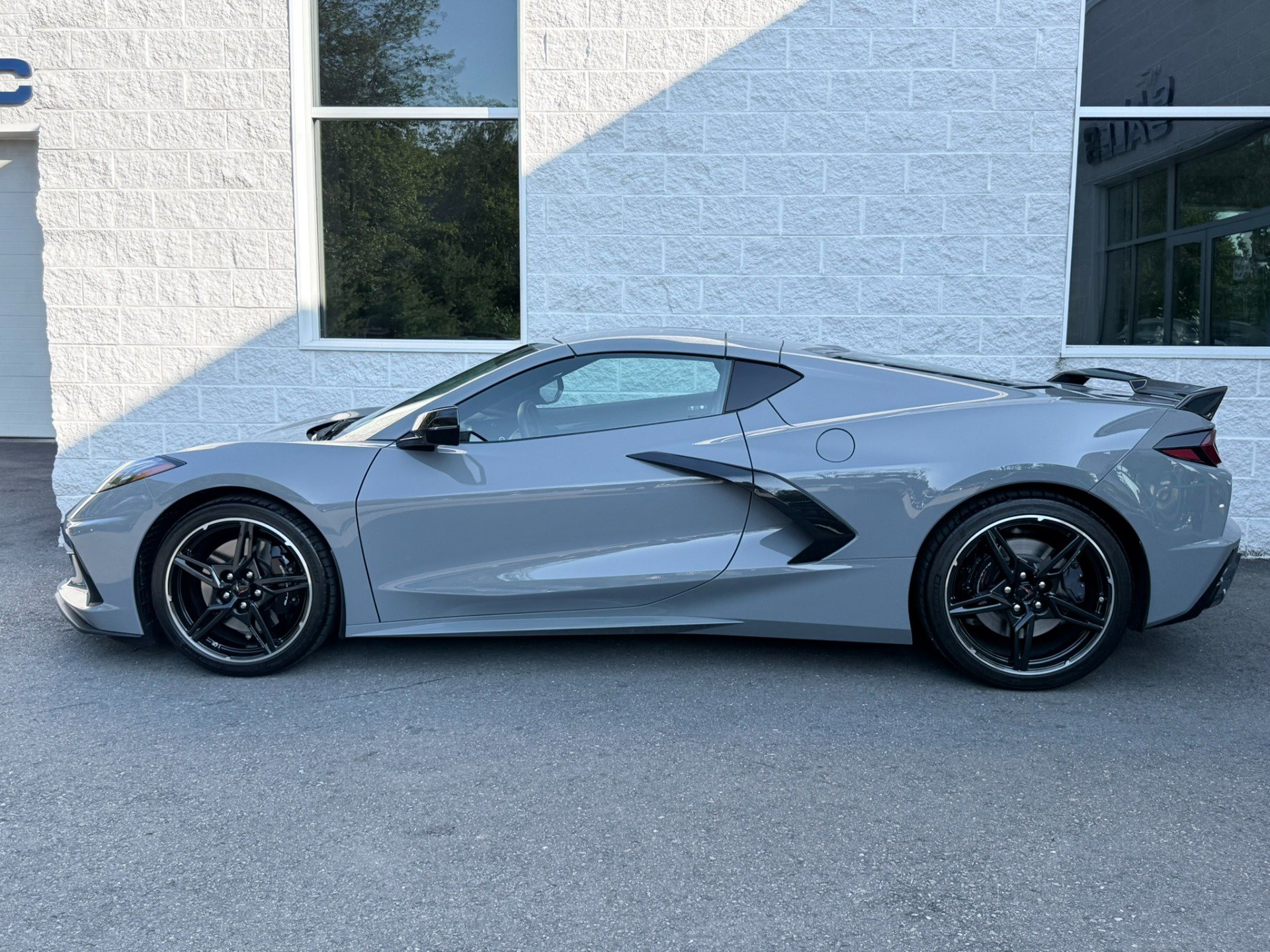 Used 2024 Chevrolet Corvette Stingray Preferred Cpe w/ Z51 Performance Package RWD image 3