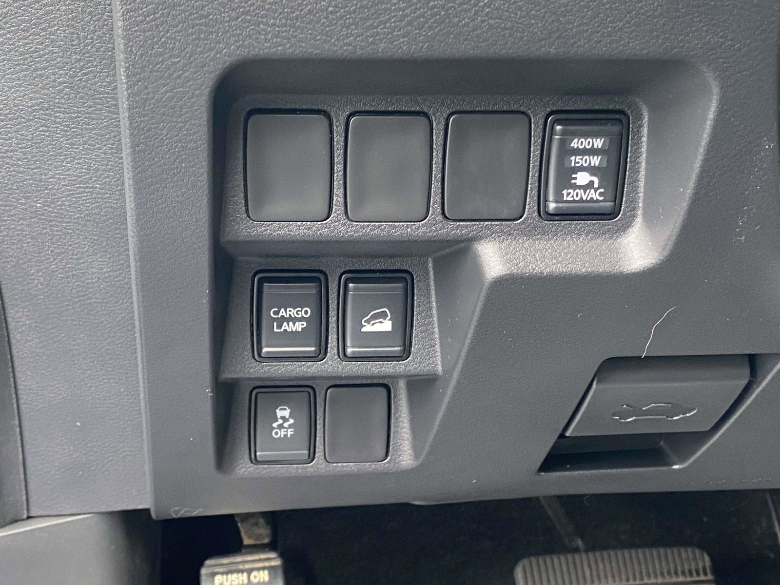 Used 2024 Nissan Frontier SL image 20