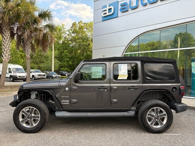 Used 2018 Jeep Wrangler Unlimited Sahara w/ LED Lighting Group AWD/4WD image 2