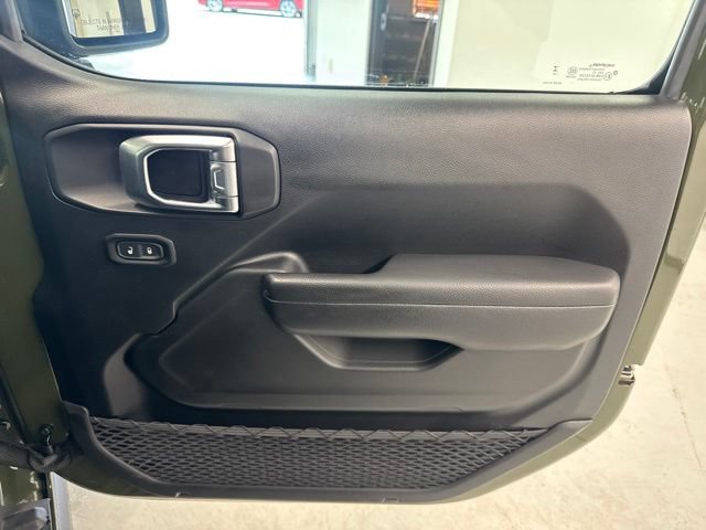 Used 2023 Jeep Wrangler Unlimited w/ Cold Weather Group AWD/4WD image 25