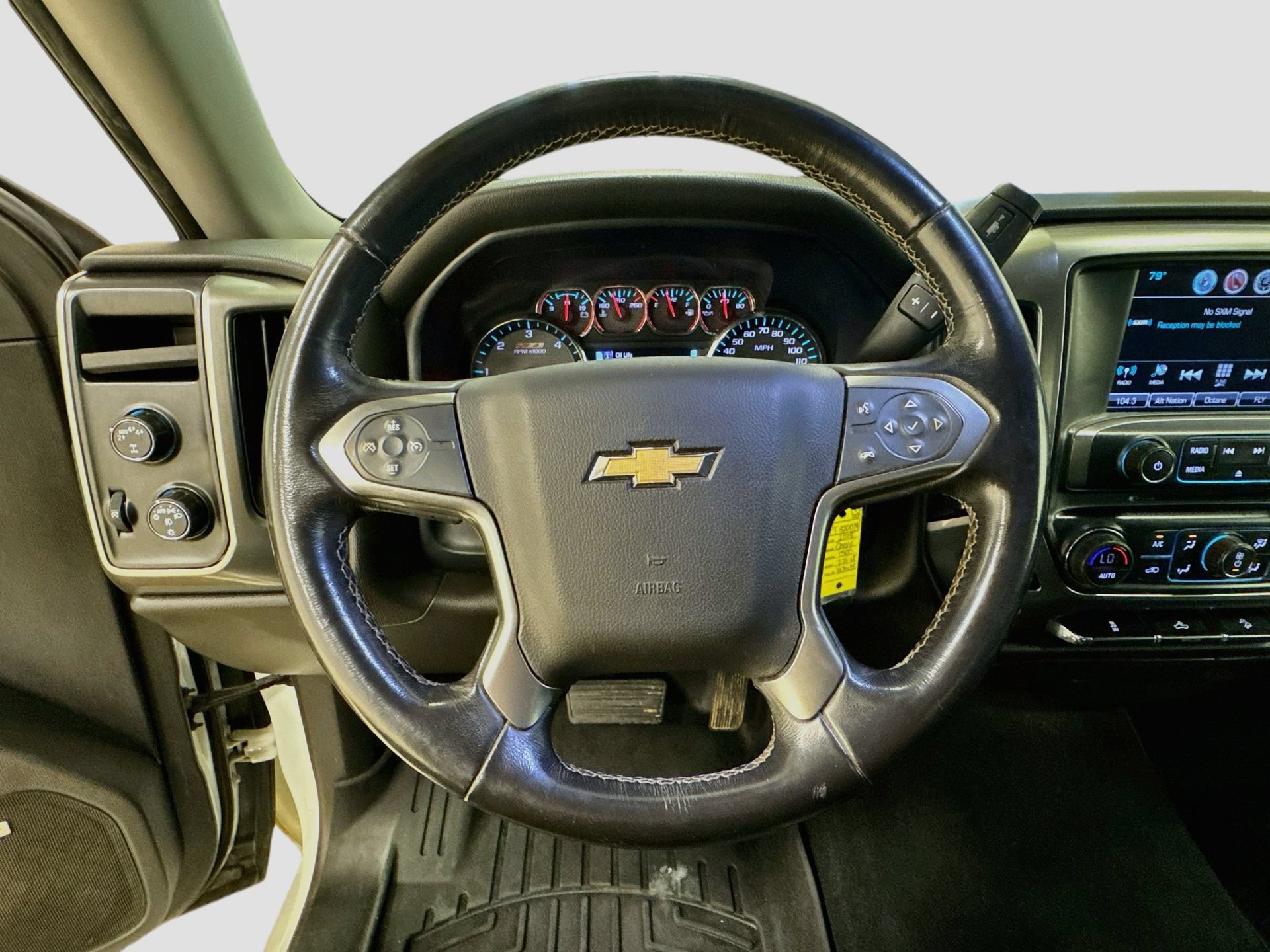 Used 2018 Chevrolet Silverado 1500 LT w/ All Star Edition AWD/4WD image 11