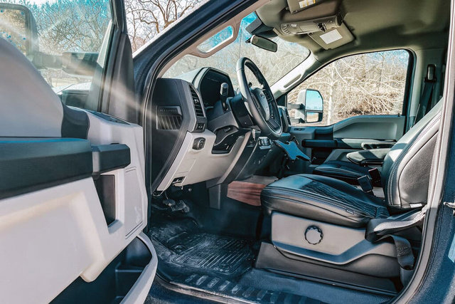 Used 2022 Ford F550 4x4 Crew Cab Super Duty w/ Power Equipment Group image 38