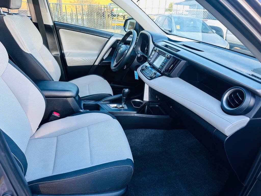 Used 2016 Toyota RAV4 XLE AWD/4WD image 18