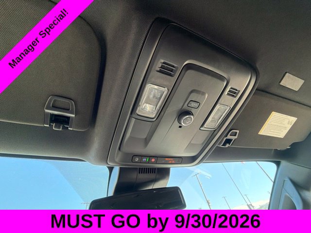 Used 2025 Chevrolet Suburban Z71 AWD/4WD image 43